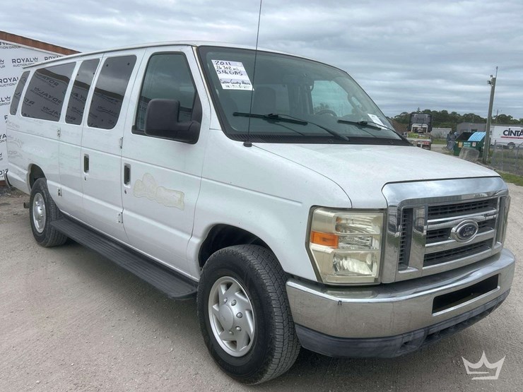 2011-ford-e350-image-2