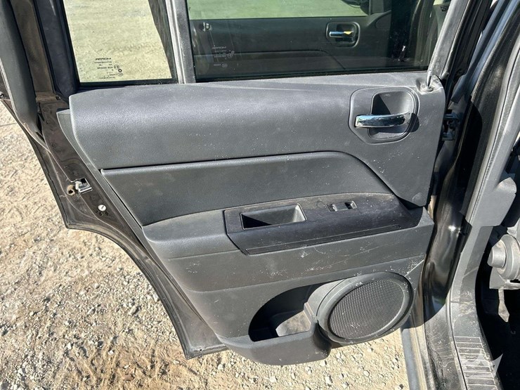 2012-jeep-compass-image-20