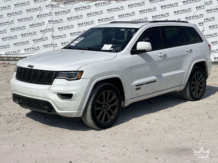 2016-jeep-grand-cherokee-image-1