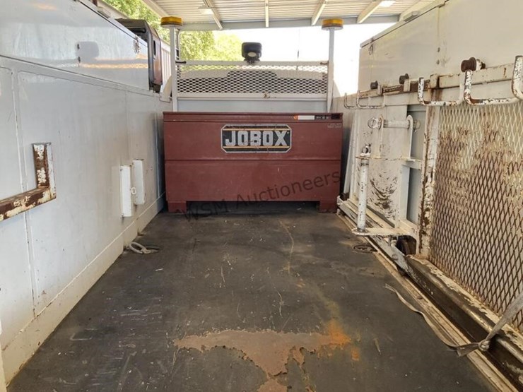 2017-ford-f550-image-9