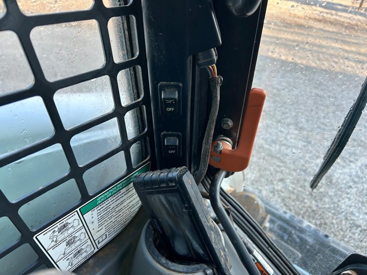 2022-bobcat-t870-image-23