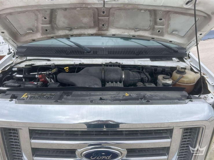 2011-ford-e350-image-8