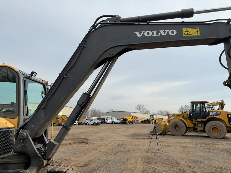 2016-volvo-ecr88d-image-11