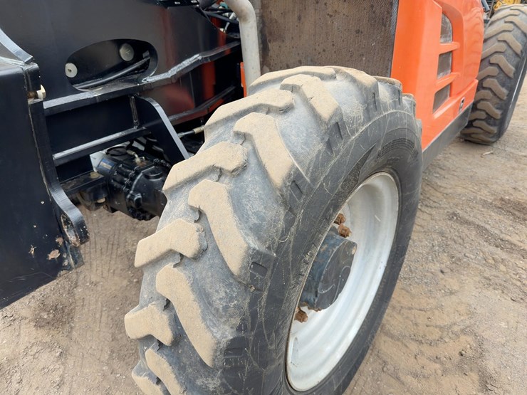 2015-jlg-g6-42a-image-10