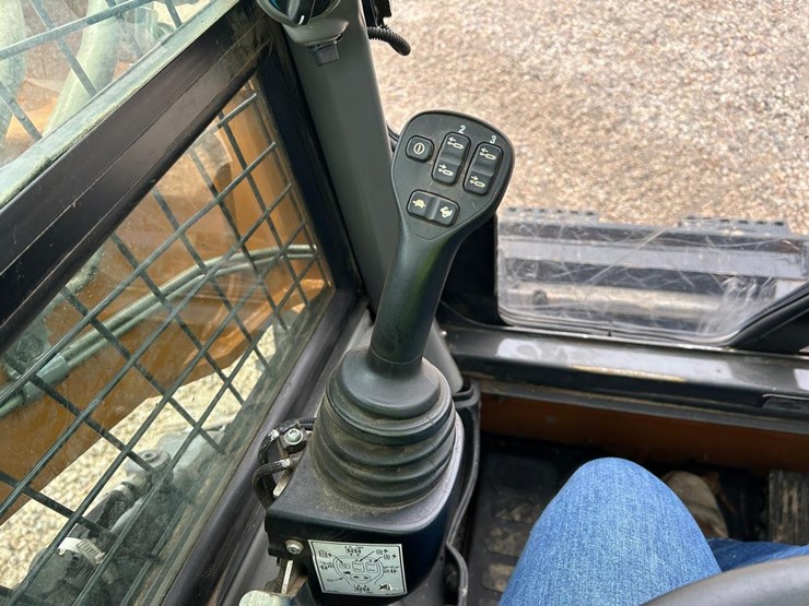 2024-case-tv450b-image-26