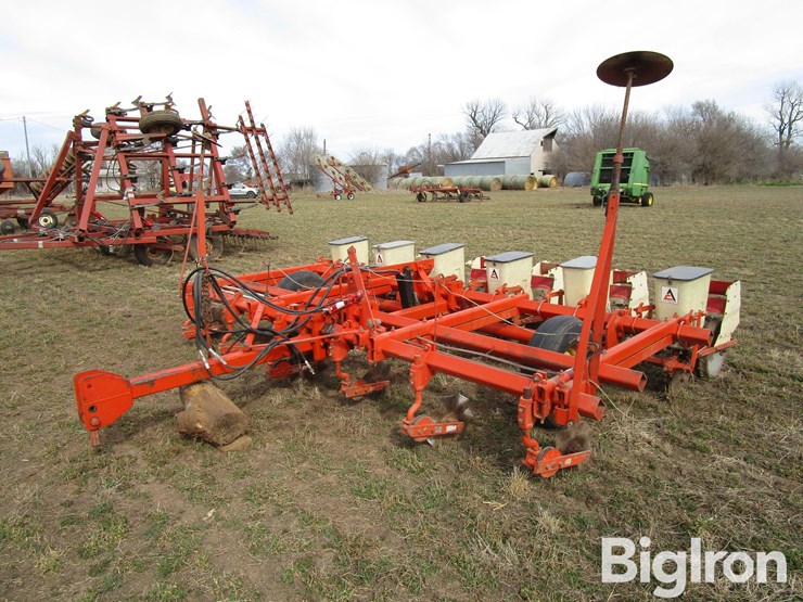 allis-chalmers-6r30-pull-type-planter-image-1