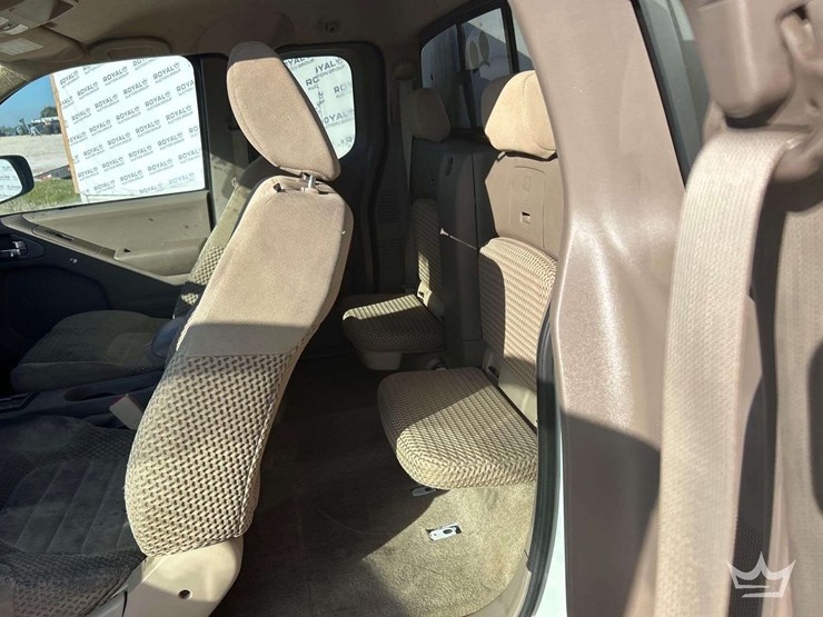 2015-nissan-frontier-image-22