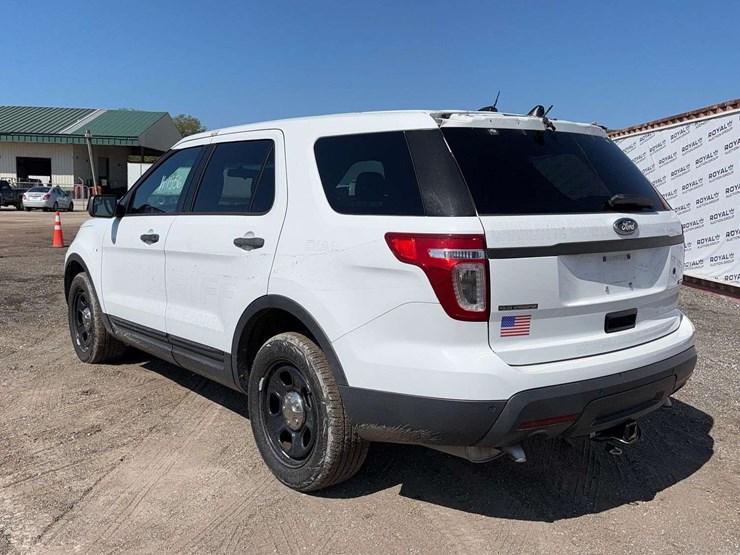 2015-ford-explorer-image-4