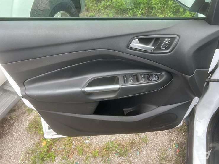 2016-ford-escape-image-14