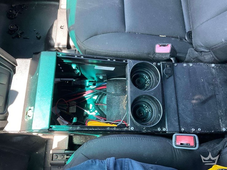 2016-ford-explorer-image-18