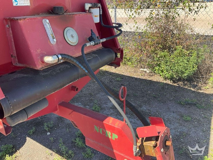 millcreek-turf-tiger-cc2-11-fertilizer-spreader-image-8