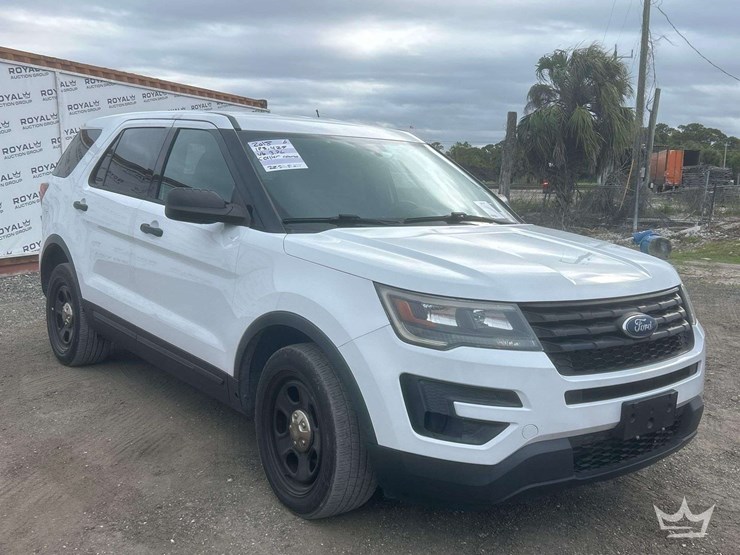 2018-ford-explorer-image-2