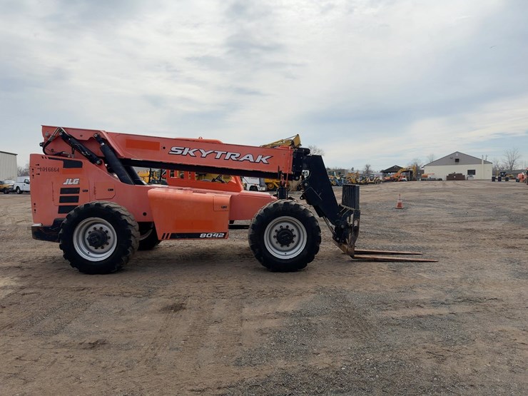 2018-sky-trak-8042-image-6