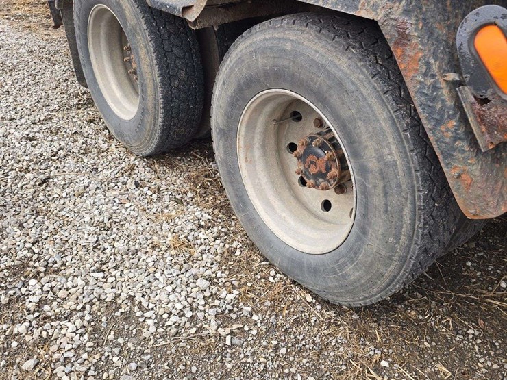 2006-international-8600-image-10