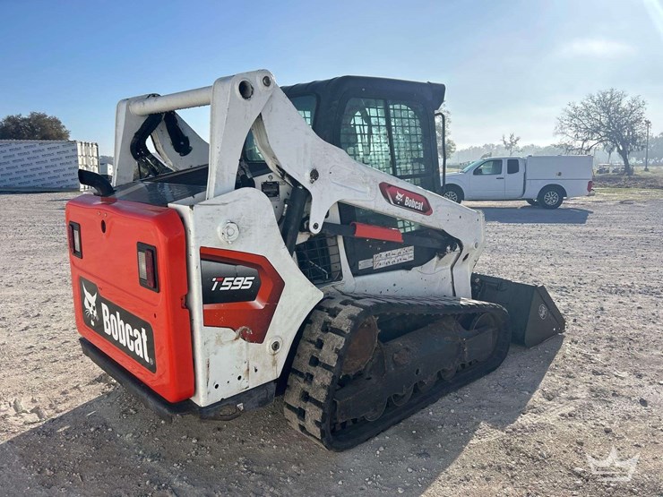 2023-bobcat-t595-image-3