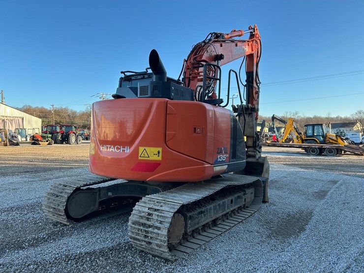 hitachi-zx135us-6-image-4