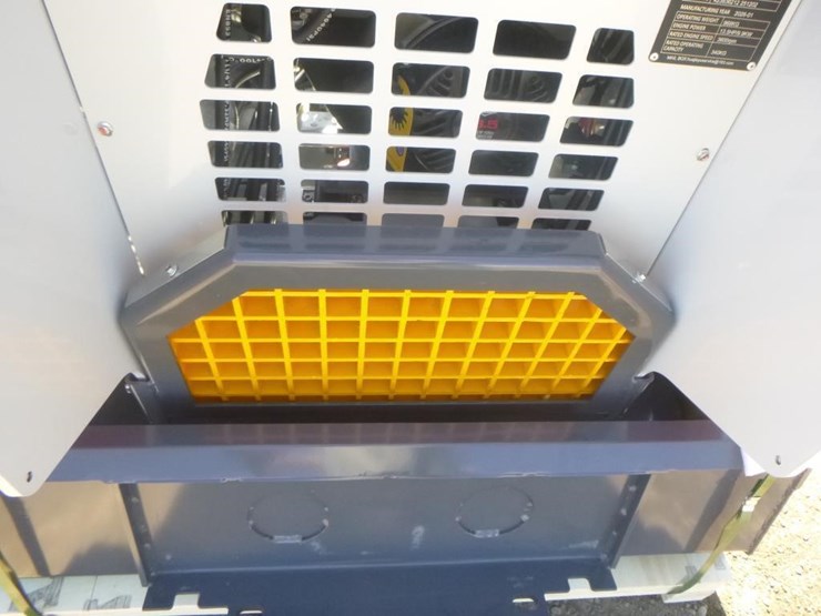 battler-st28h-6-skid-steer-track-loader-image-14