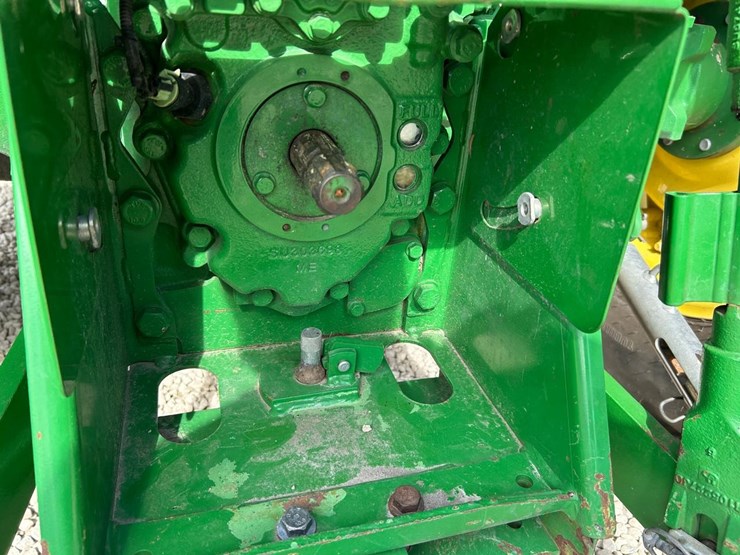 2021-john-deere-5055e-image-16