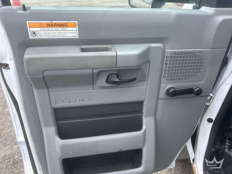 2012-ford-e350-image-19