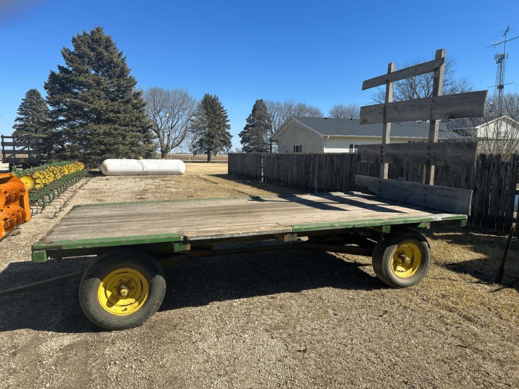 hayrack-7'-x-14'-w/jd-gear-&-hoist-image-3