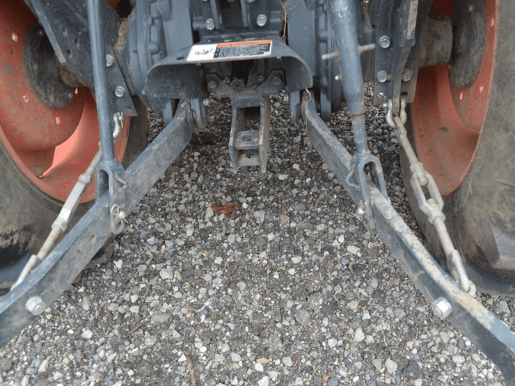 kubota-3301dt-with-la525-loader-image-17