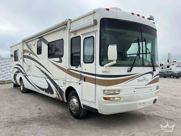 2005-freightliner-tropi-cal-t396-39ft.-class-a-motorhome-image-2