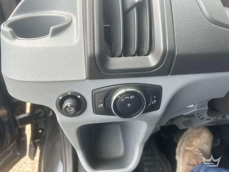 2015-ford-transit-image-24