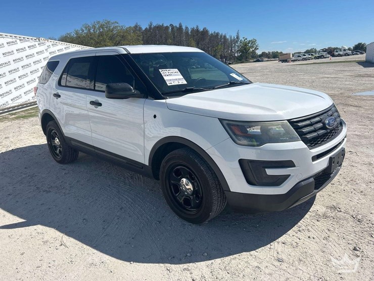2016-ford-explorer-image-2