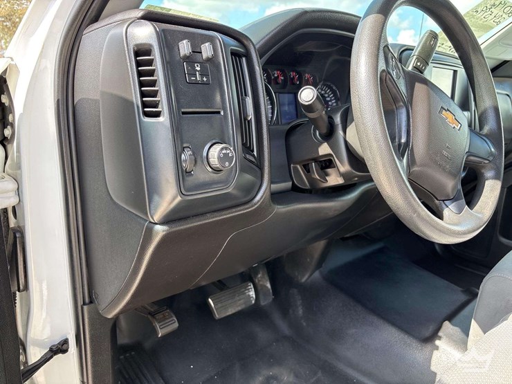 2019-chevrolet-silverado-2500hd-image-16