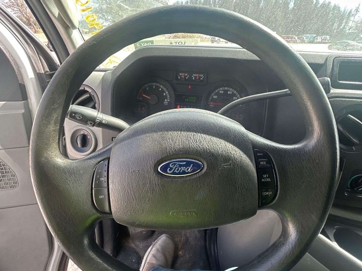 2012-ford-e450-image-12