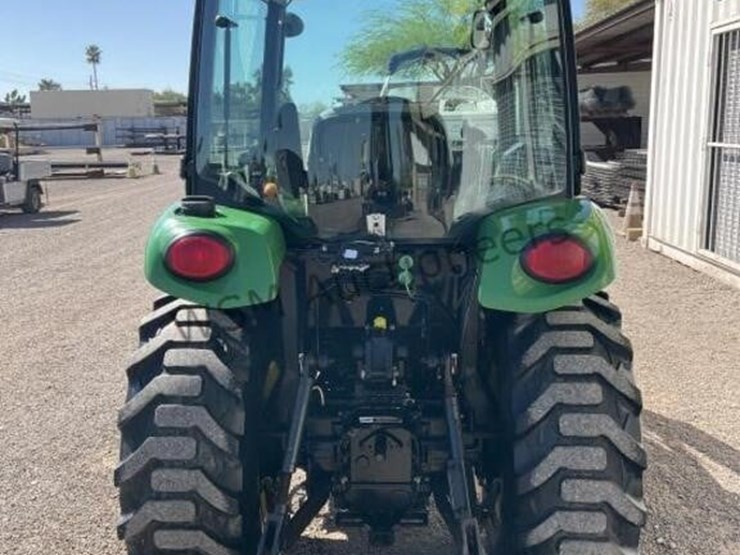 john-deere-3320-image-6