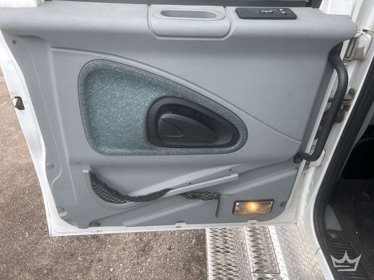 2006-international-durastar-4400-image-17