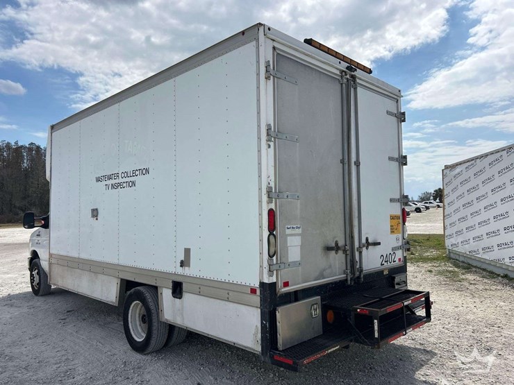 2012-ford-e450-image-4