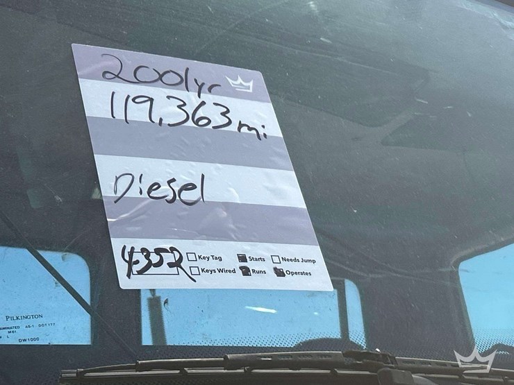 2001-freightliner-fl112-image-28