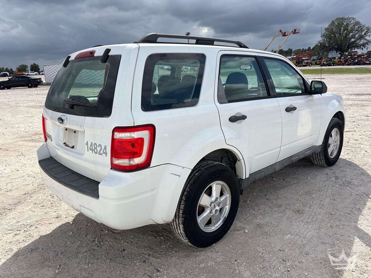 2009-ford-escape-image-3