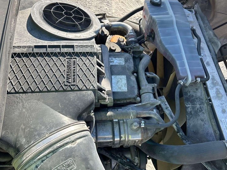 2013-freightliner-cascadia-125-image-9