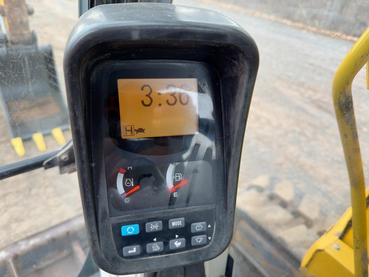 2017-kobelco-sk75sr-3e-image-31