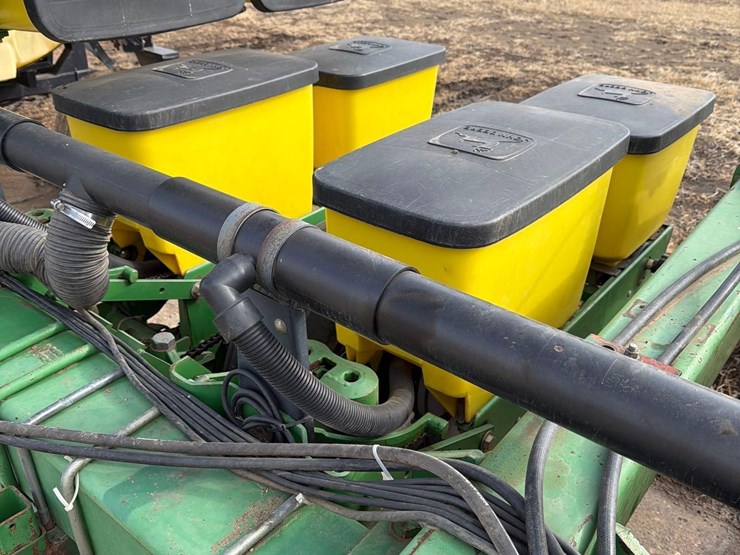 john-deere-7300-image-23