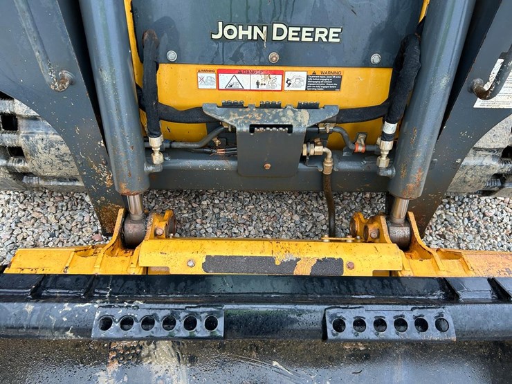 2021-deere-317g-image-10