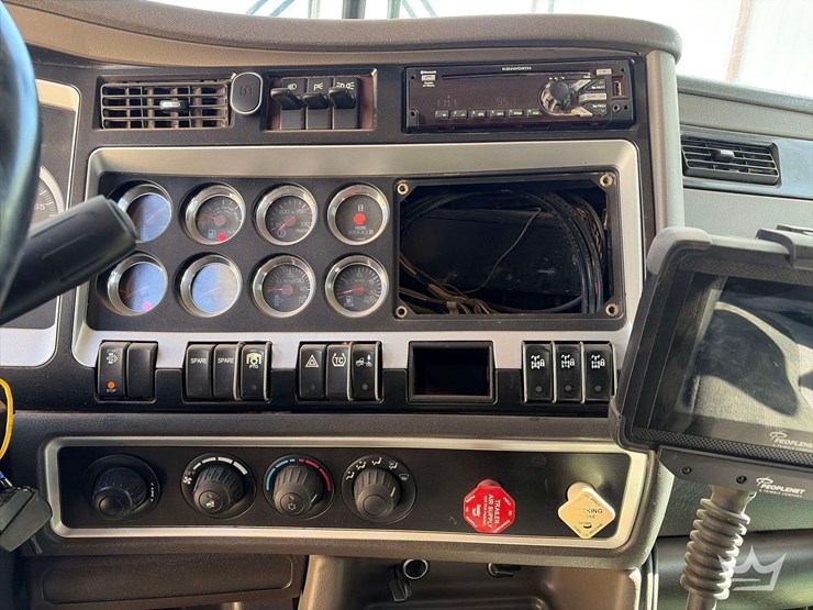 2014-kenworth-t400-image-16