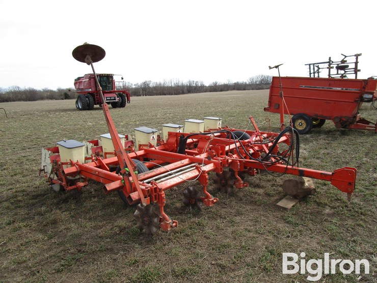 allis-chalmers-6r30-pull-type-planter-image-3