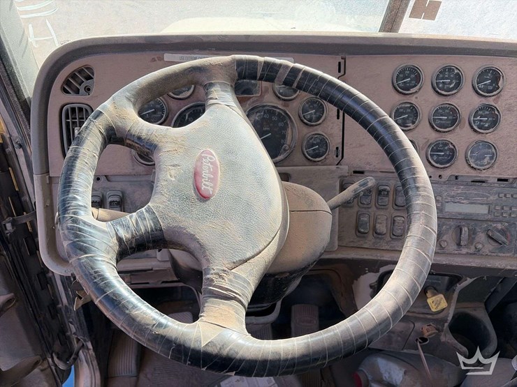 2007-peterbilt-379-image-11