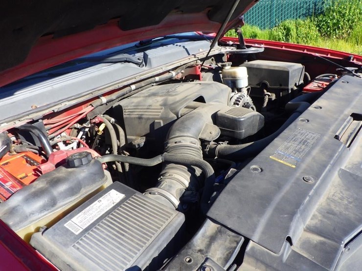 2008-chevrolet-tahoe-image-11