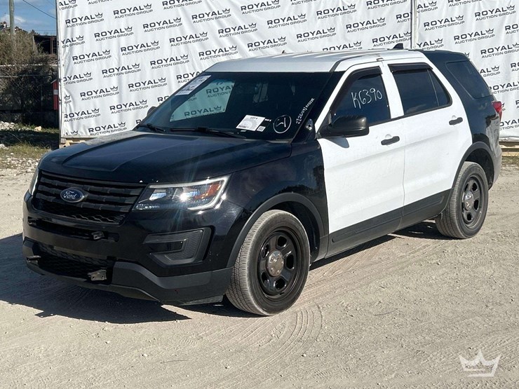 2016-ford-explorer-image-1