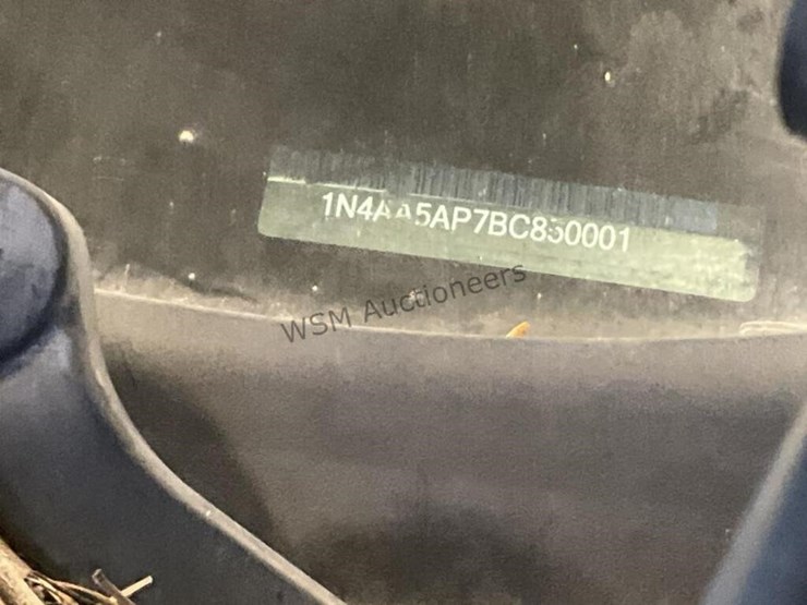 2011-nissan-maxima-sdn-image-15