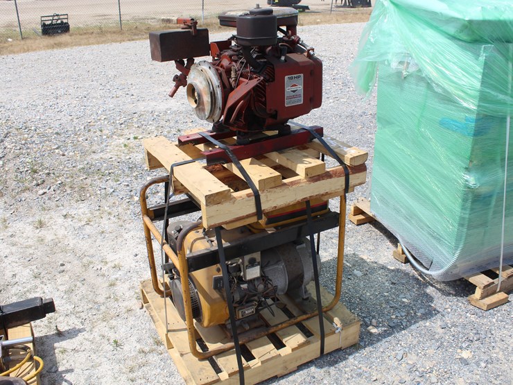 #8008-•-4-cyle-briggs-and-stratton-generator-image-4