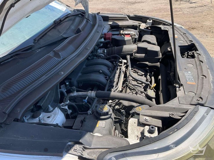 2016-ford-explorer-image-9