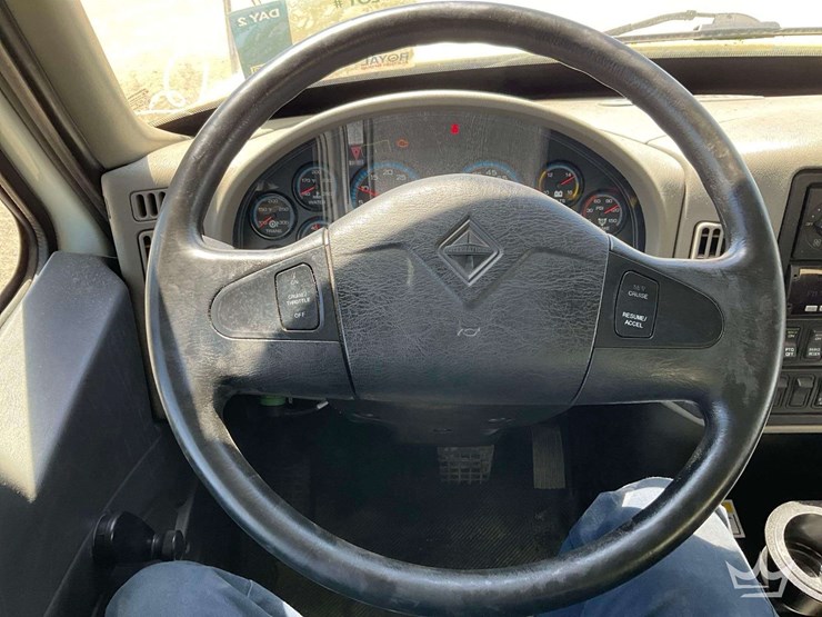 2015-international-durastar-4300-image-17