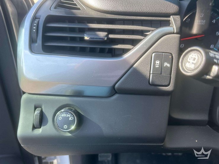 2018-chevrolet-tahoe-image-18