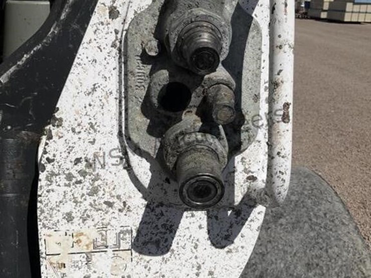 2015-bobcat-s750-image-21